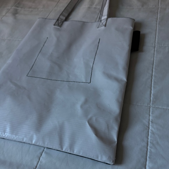 Francesca Liberatore X DHL Tote bag - Picture 6 of 6